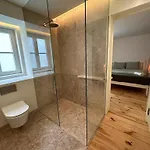 Bedroom In Shared House In Chiado - Historic Center Of