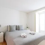 Bedroom In Shared House In Chiado - Historic Center Of * Lisboa