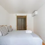 Bedroom In Shared House In Chiado - Historic Center Of Séjour chez l'habitant *