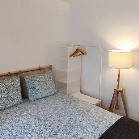 Bedroom In Shared House In Chiado - Historic Center Of *