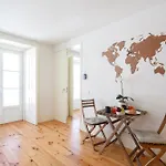 Bedroom In Shared House In Chiado - Historic Center Of * Lizbona