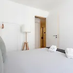 Quarto em Acomodações Particulares Bedroom In Shared House In Chiado - Historic Center Of Lisboa