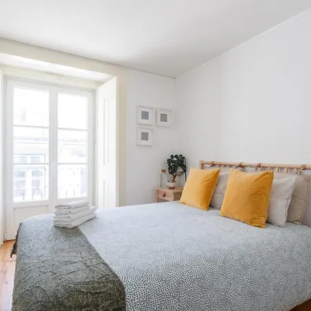 Bedroom In Shared House In Chiado - Historic Center Of Quarto em Acomodações Particulares